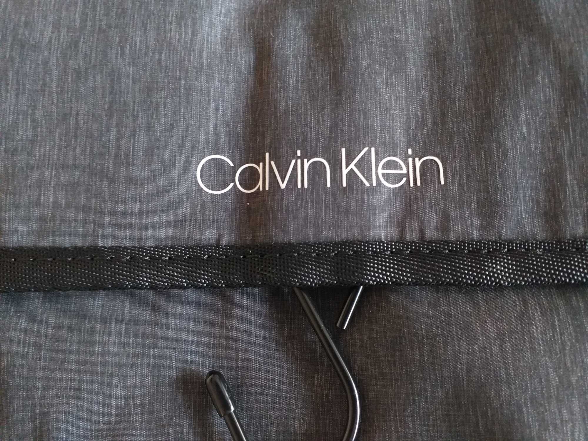 Kosmetyczka Calvin Klein ciemnoszara