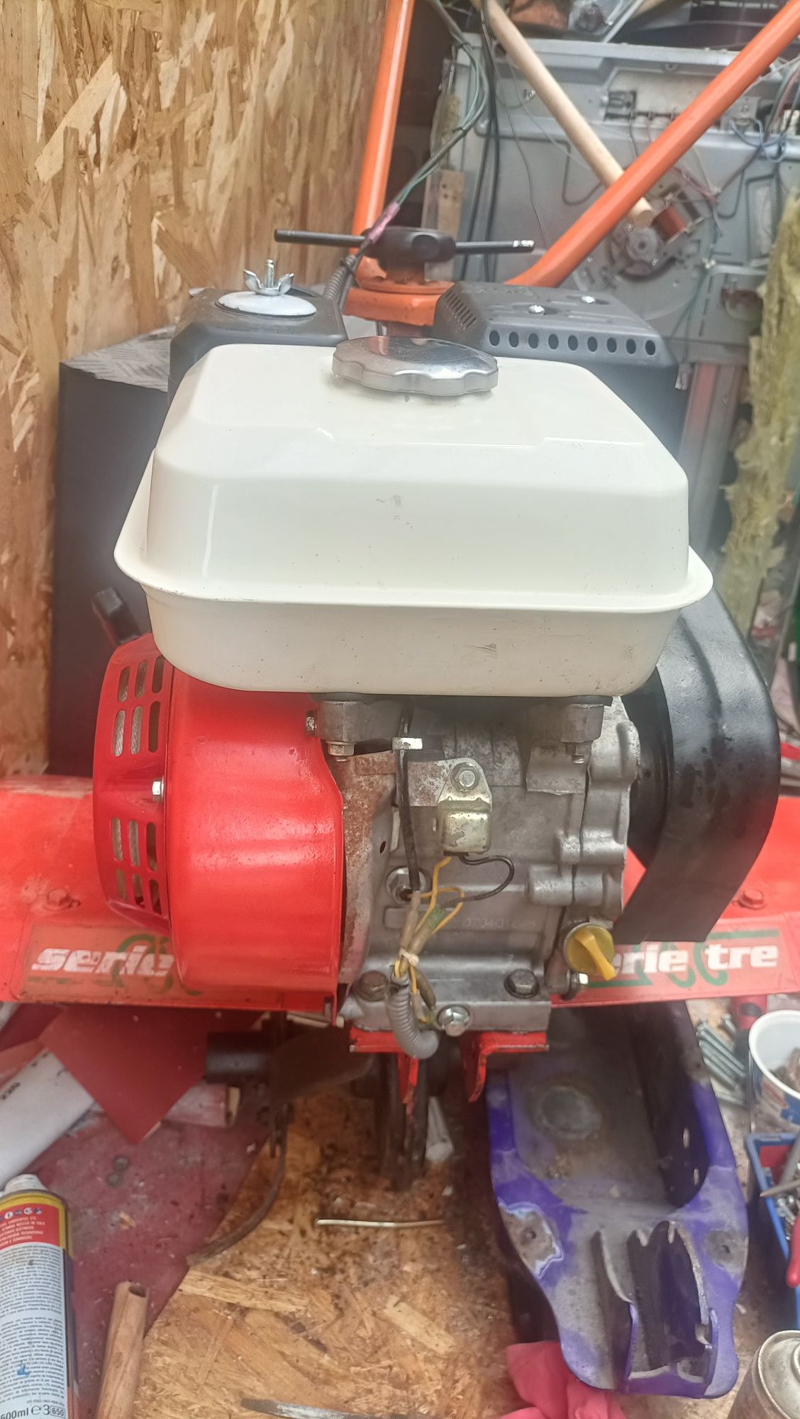 Motoenchada/motocultivador com reboque