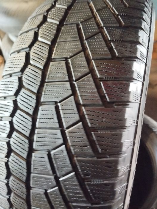 Одна зимова шина Continental 215/60/17