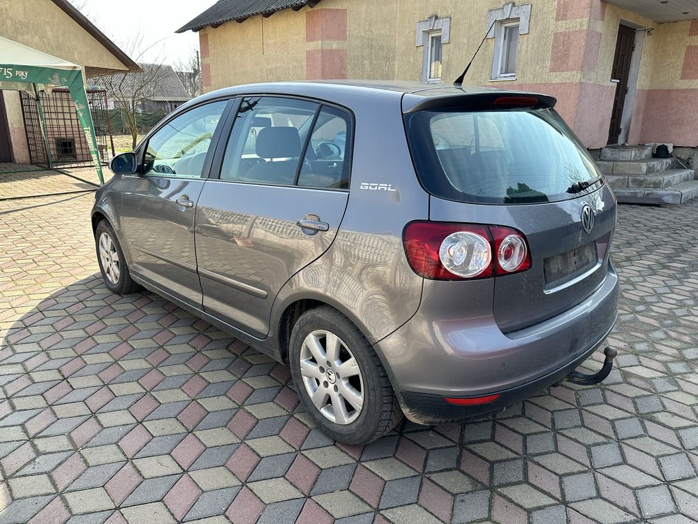 Розборка VW Golf 5+ Plus Бампер LA7T Двері Фари Телевізор Дзеркало ABS
