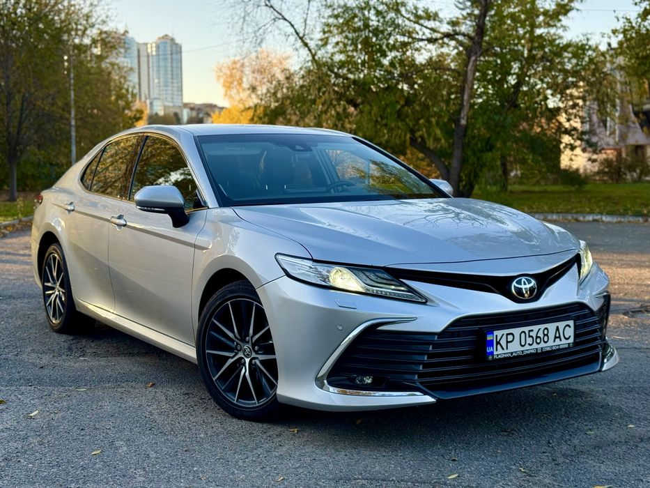 Продам офіційну максимальну рестайлінгову Toyota Camry Premium 2021