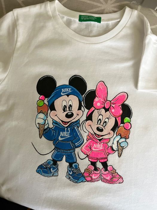 Ręcznie malowanie ubrań customizacja Myszki Miki