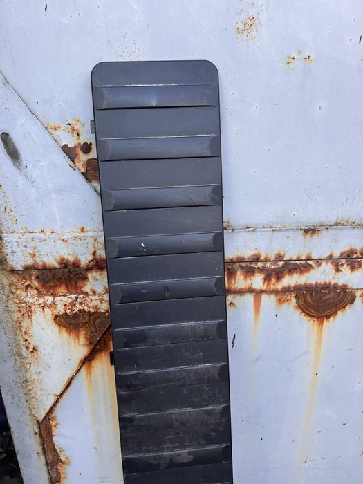 Обшивка багажника, пластик багажника bmw x5 e53 х 5 е 53