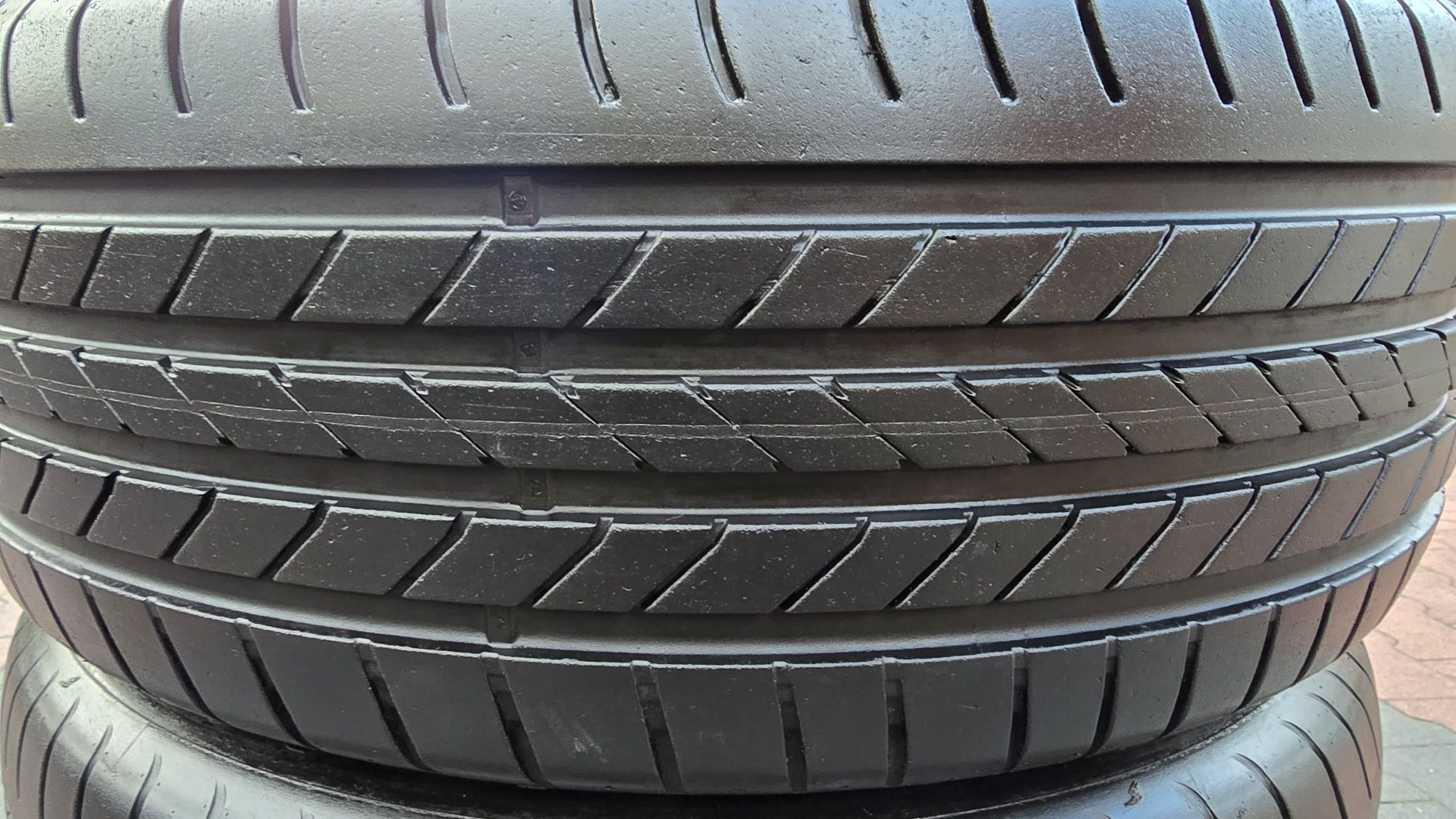 Goodyear 235/45R19 Run Flat MO Extended