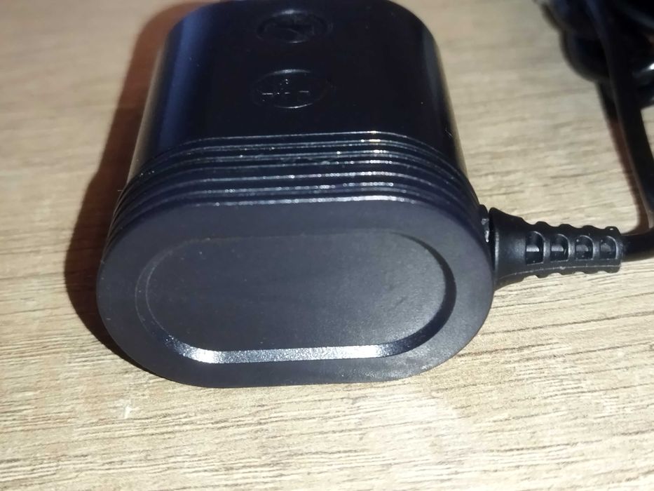 Зарядное устройство для бритвы или триммера 5.2V.