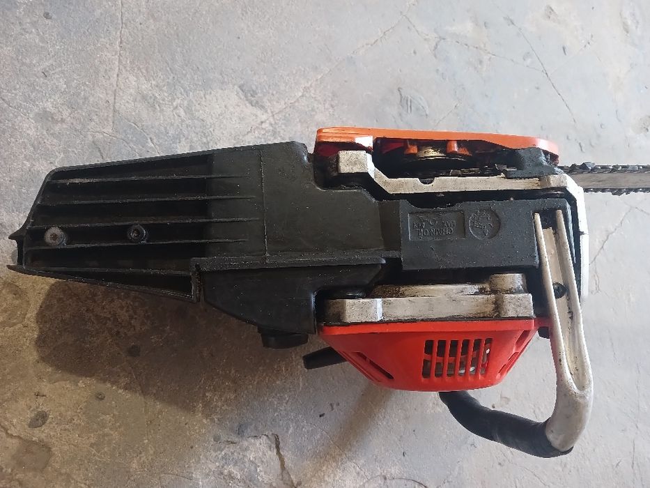 Продам бензопилу