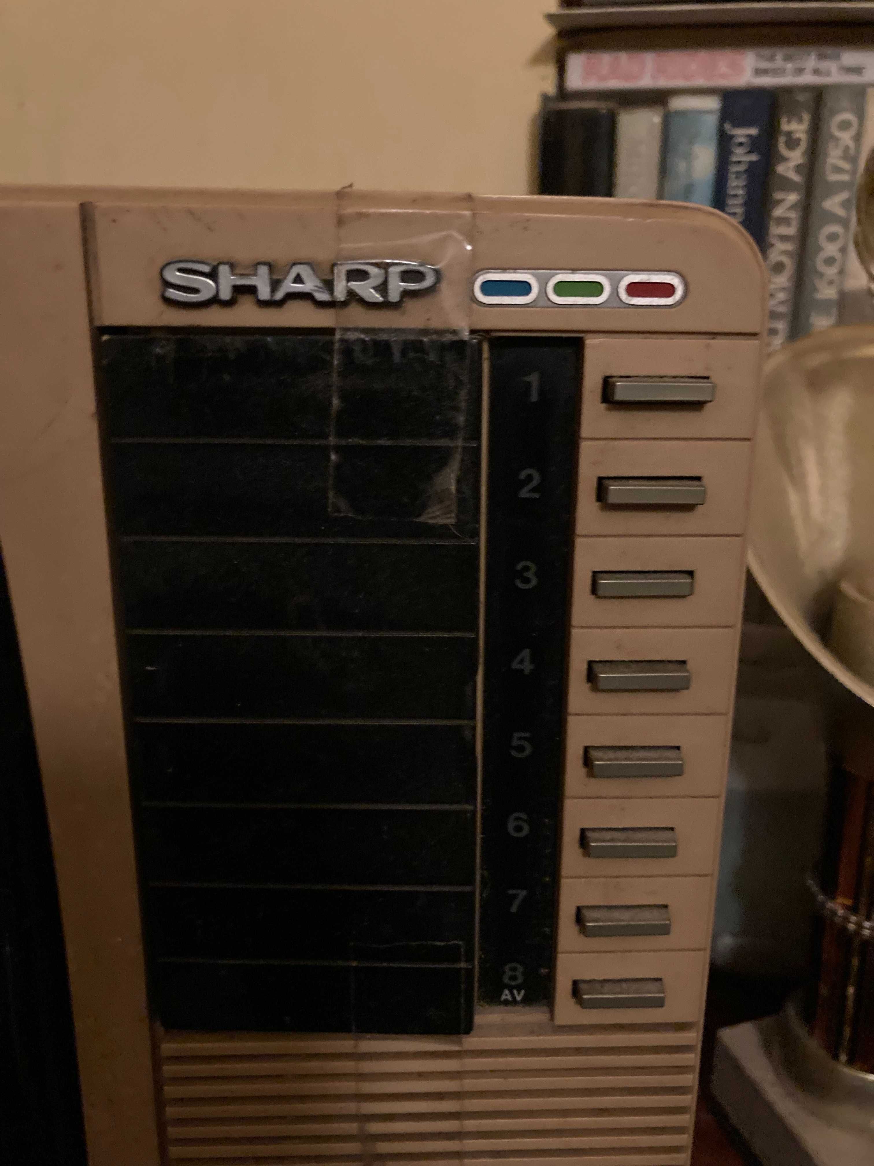 Televisor Sharp Elbe a cores Vintage a Funcionar