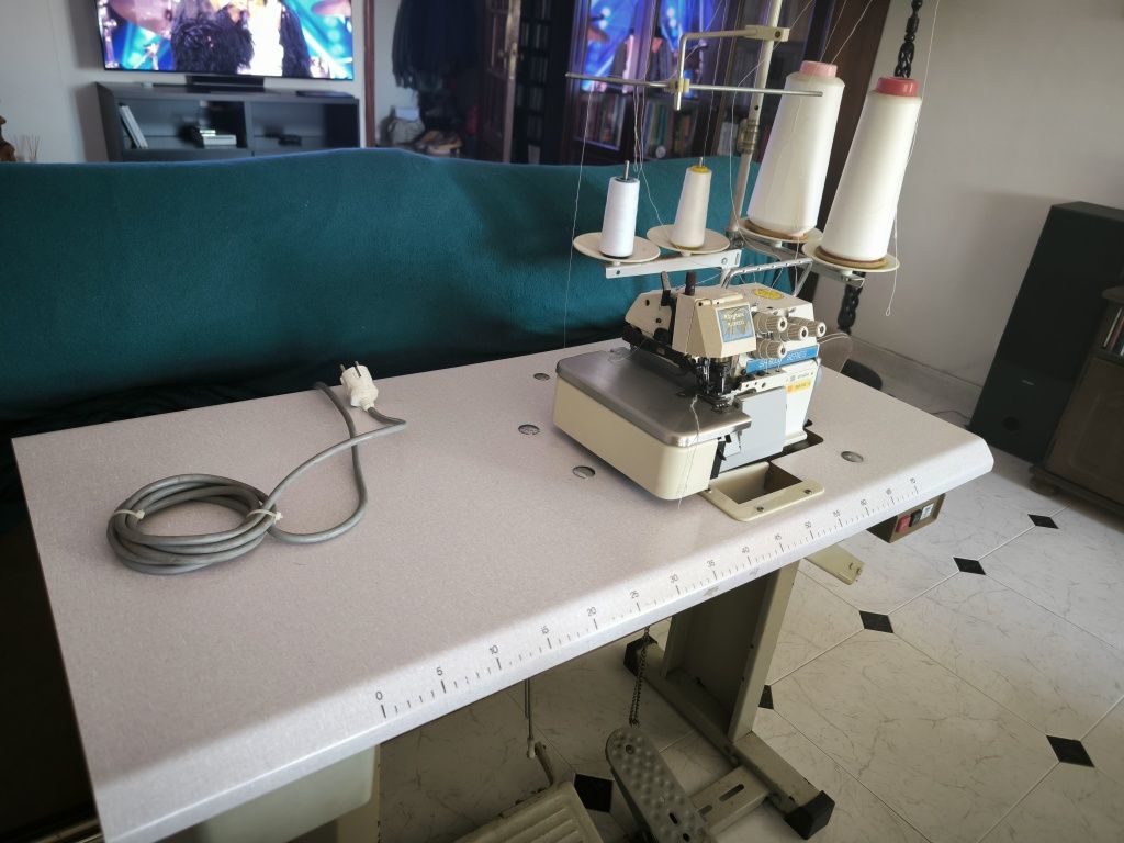 Máquina de Corte e Coser Kingtex SH 6000 – Excelente Estado – 350€