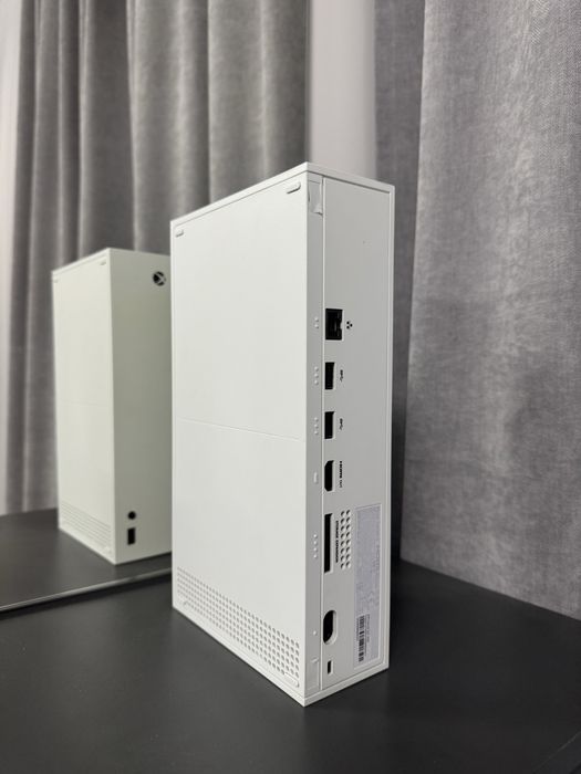 Продам Xbox series s 512 gb