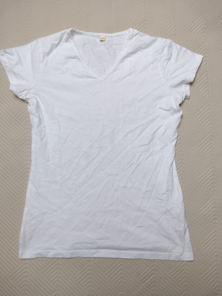 T-shirt z dekoltem w serek