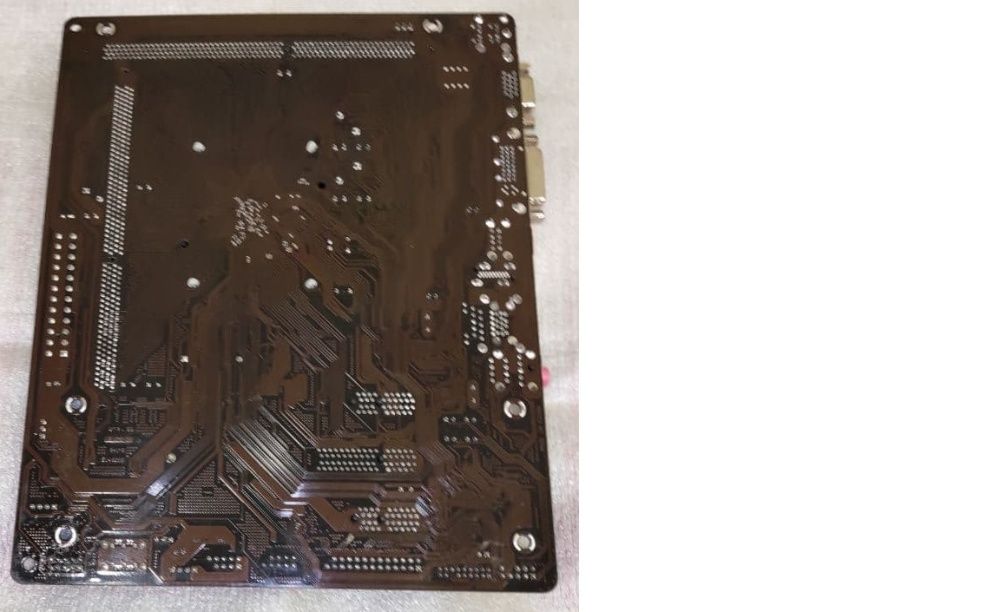Материнская плата с встроенным 4-х ядерным процессором ASRock Q1900M