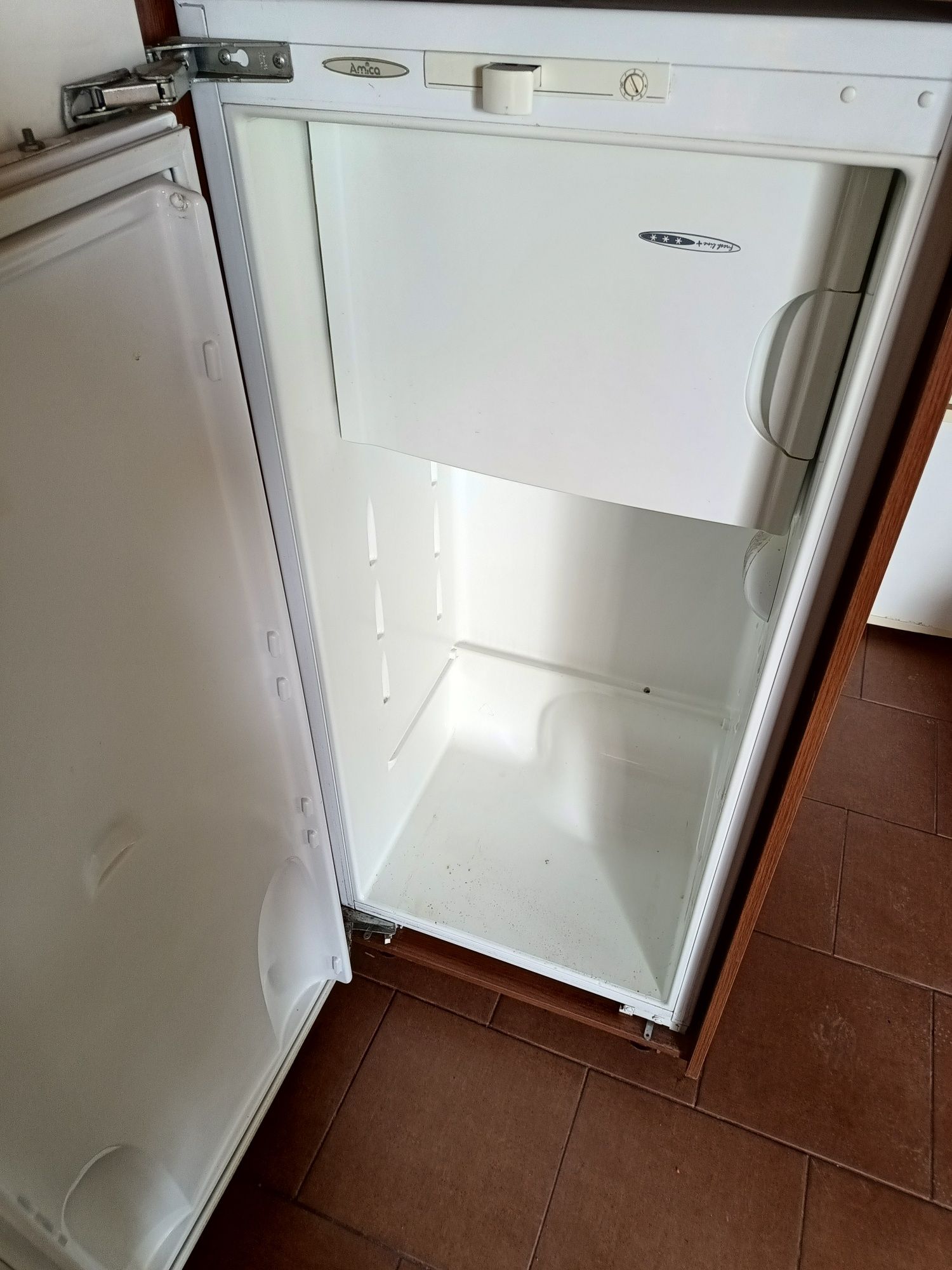 Oddam lodówkę Amika