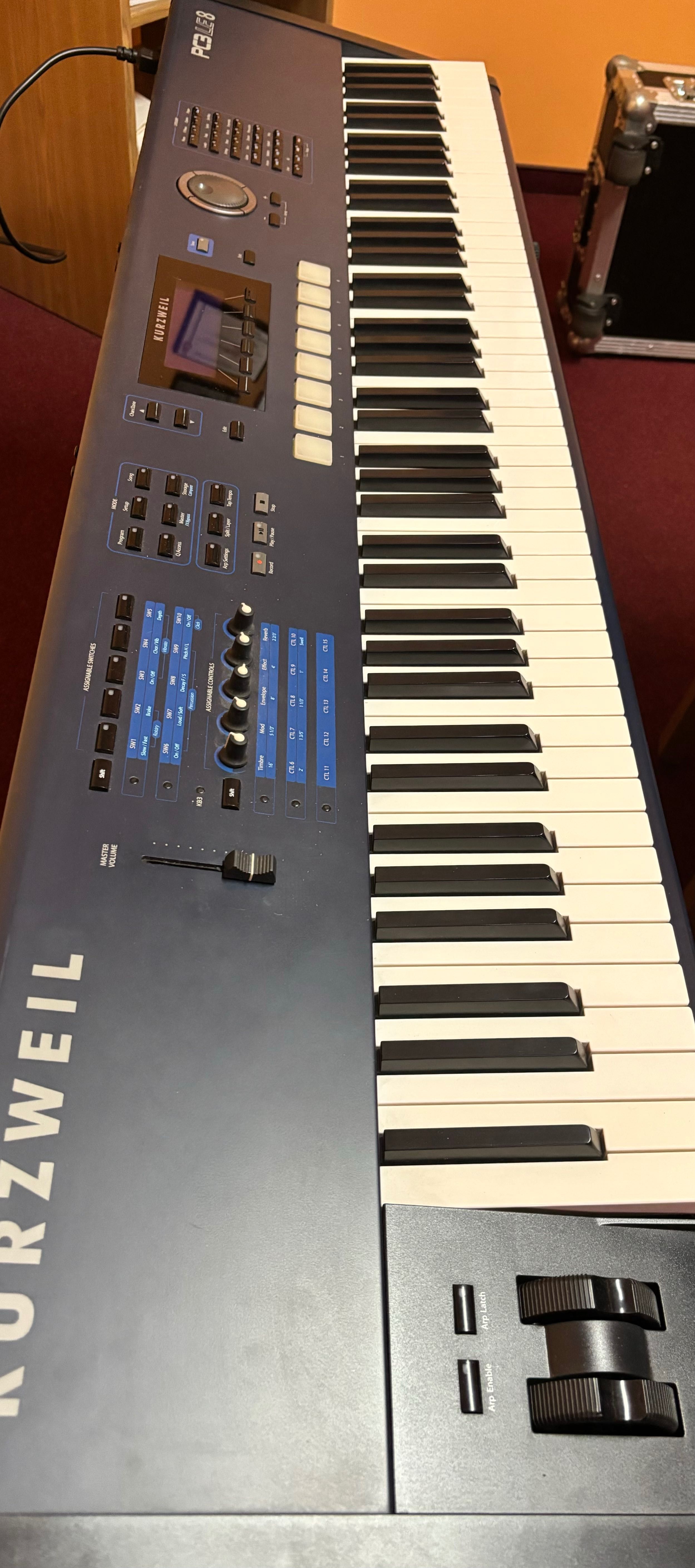 Syntezator KURZWEIL PC3LE8