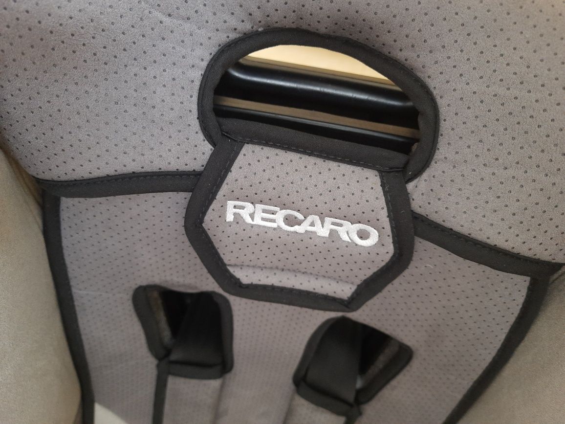 Автокрісло Recaro Young Expert Plus у відмінному стані