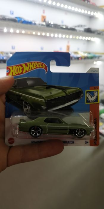 Hotwheels novo em cartela