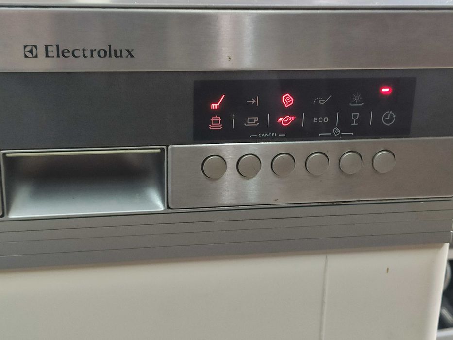 Zmywarka Electrolux 45cm do zabudowy