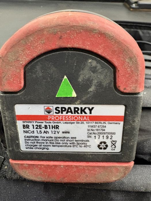 wiertarko-wkrętarka plus latarka akumulatorowa Sparky 12V.