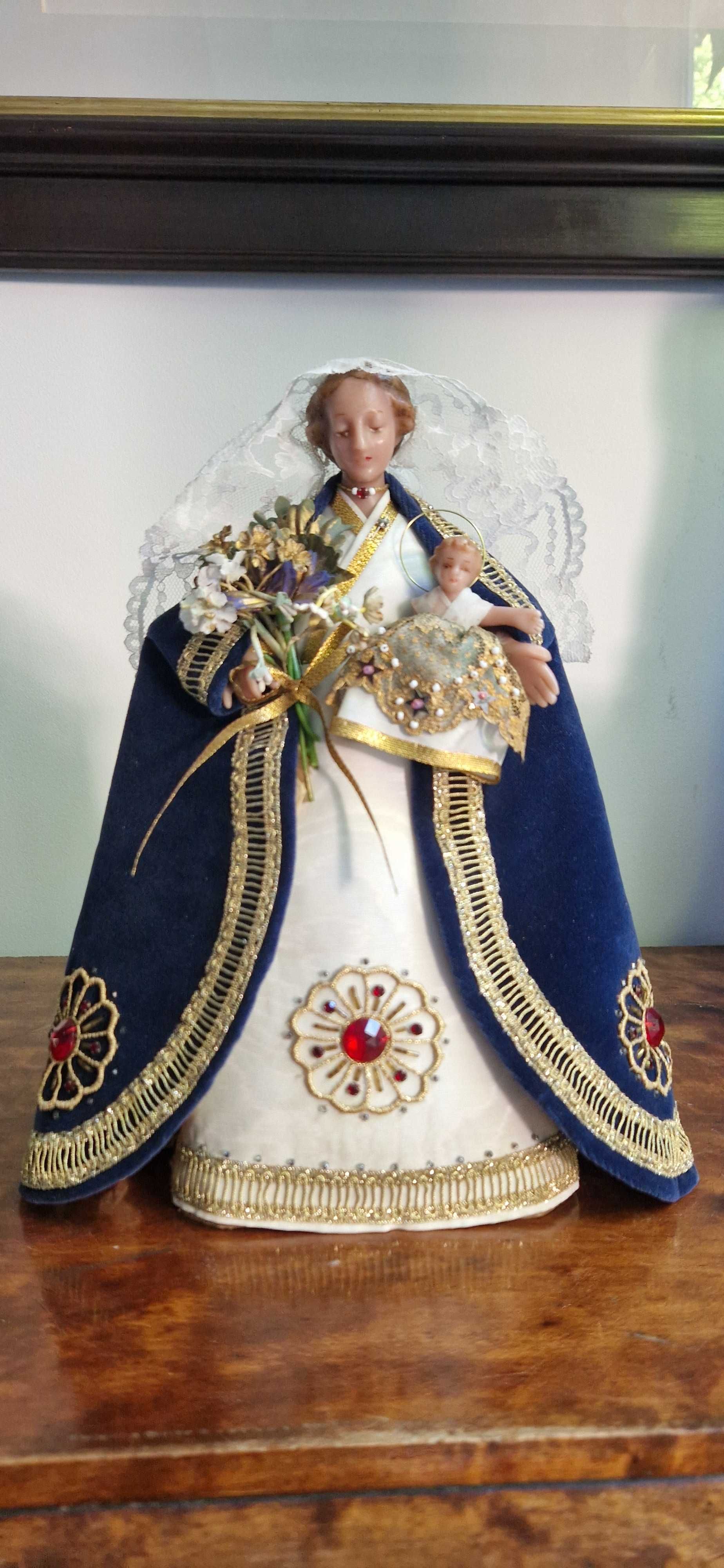 Figura woskowa Madonna z Jezusem Matka Boska dewocjonalia rzeźba antyk