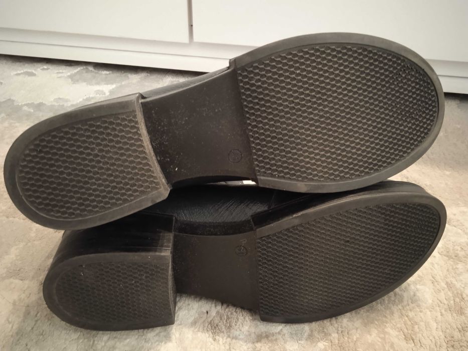 Осенние ботинки 41 размер состояние новых