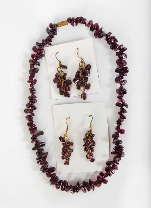 Подарунок на Новий рік: прикраси з натурального каміння