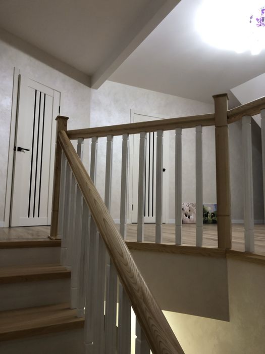 Сходи, деревʼяні сходи, каркас, металевий каркас, сходи з дерева