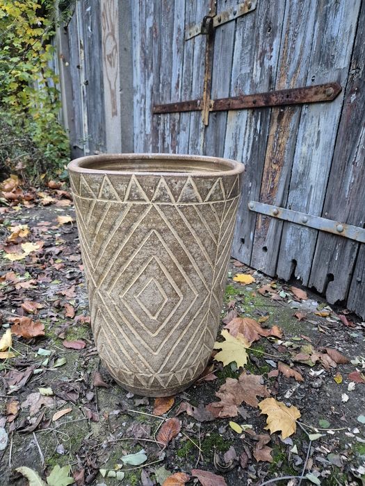 Duża gliniana donica