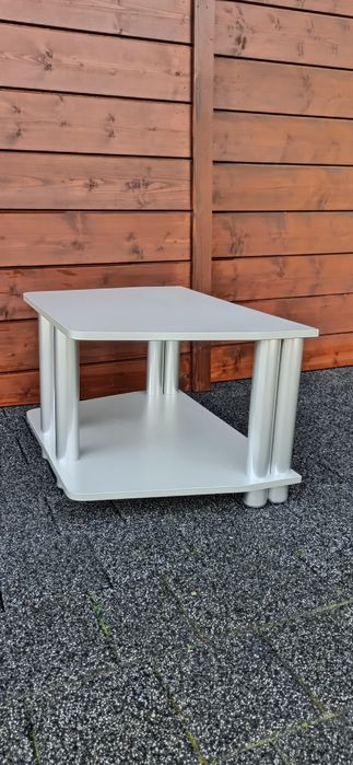 Stolik pod telewizor