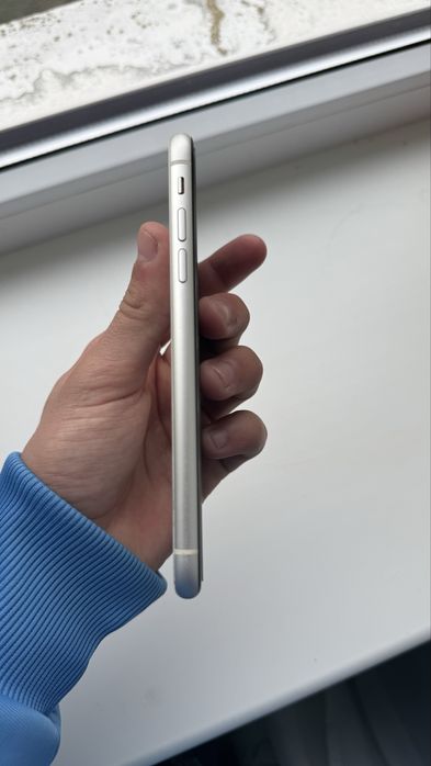 iPhone 11 б/у 128gb