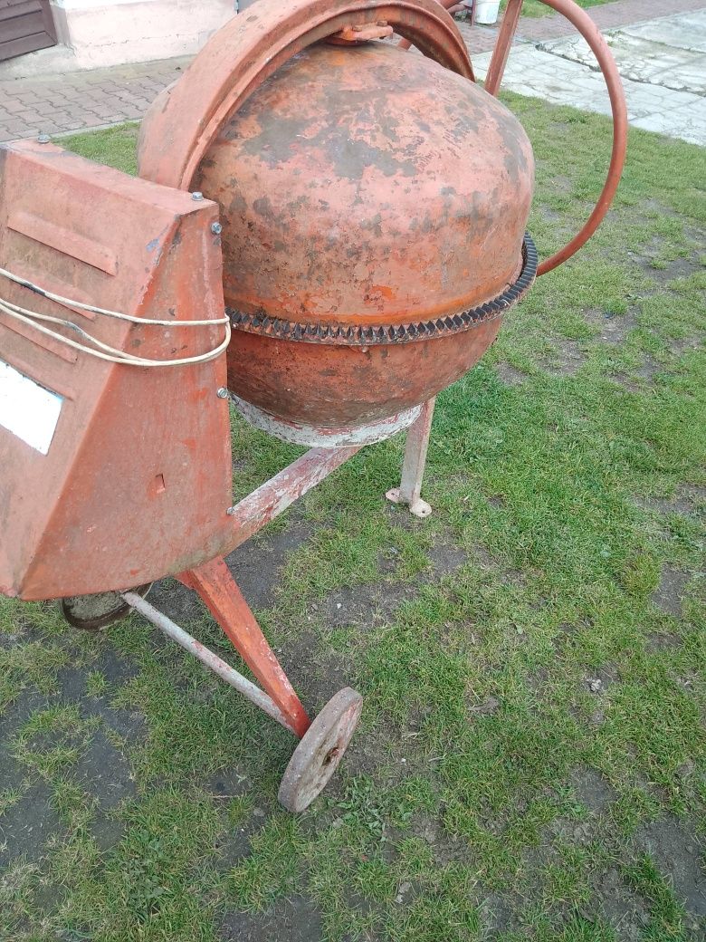 Betoniarka 145L 230v