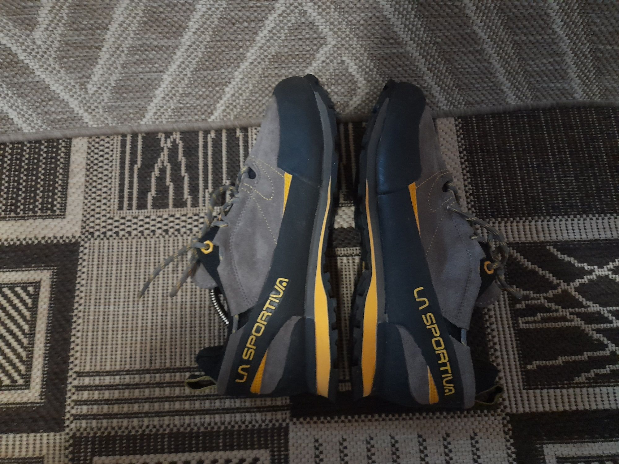 Кроссовки La Sportiva Boulder X Grey/Yellow идеал, 44