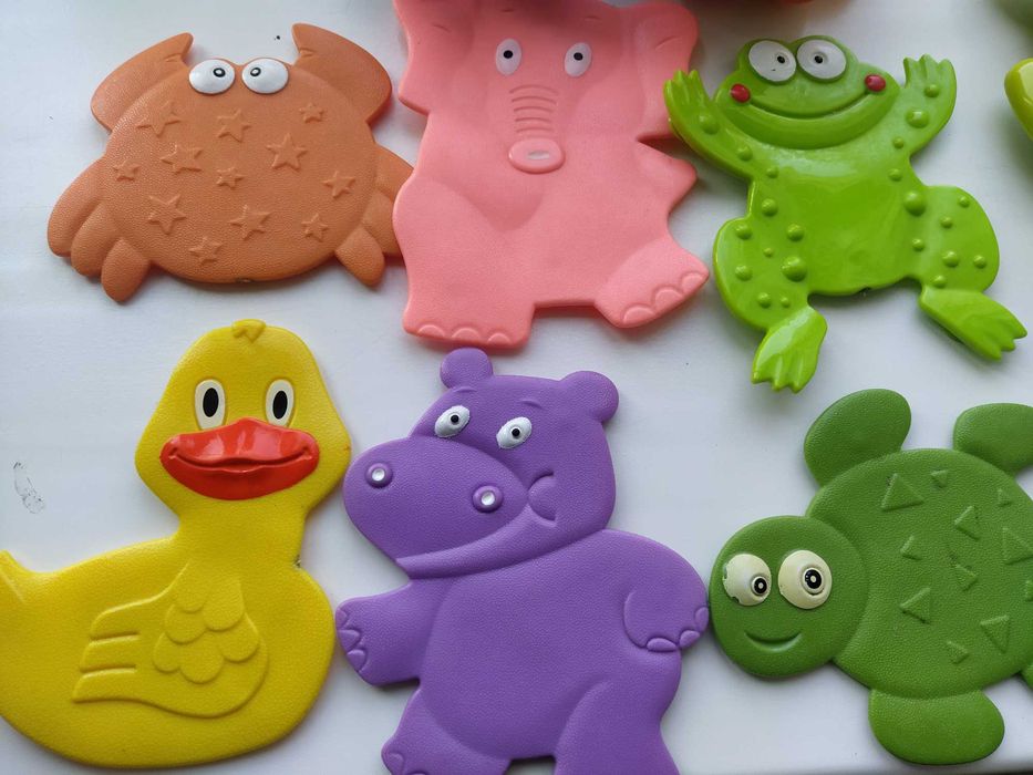 Іграшки для гри в ванній