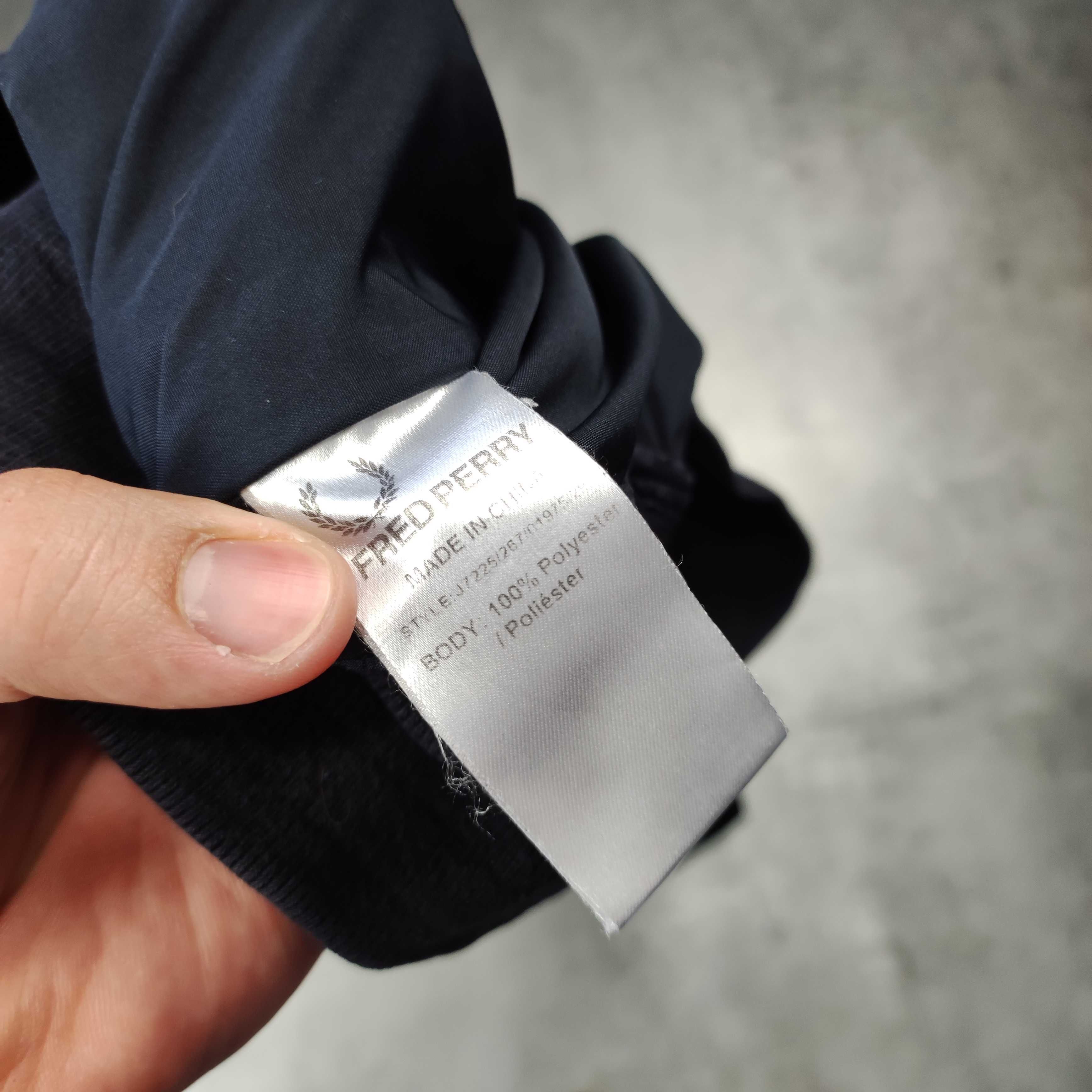 MĘSKA PREMIUM Kurtka Lekka Wiatrówka Granatowa Casuals Fred Perry Logo
