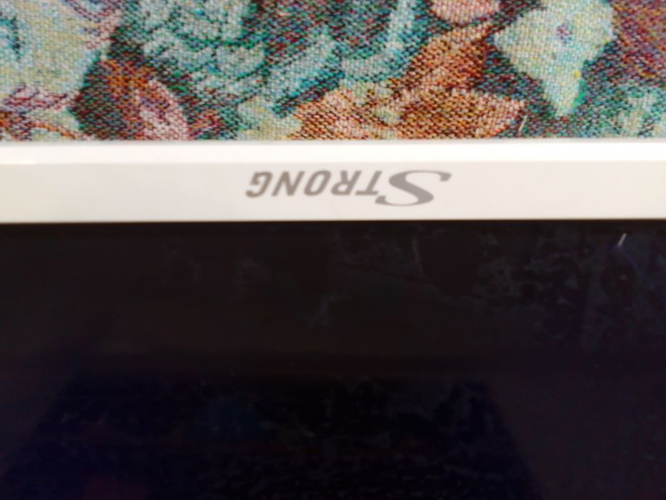 LCD телевизор 32" на запчасти.