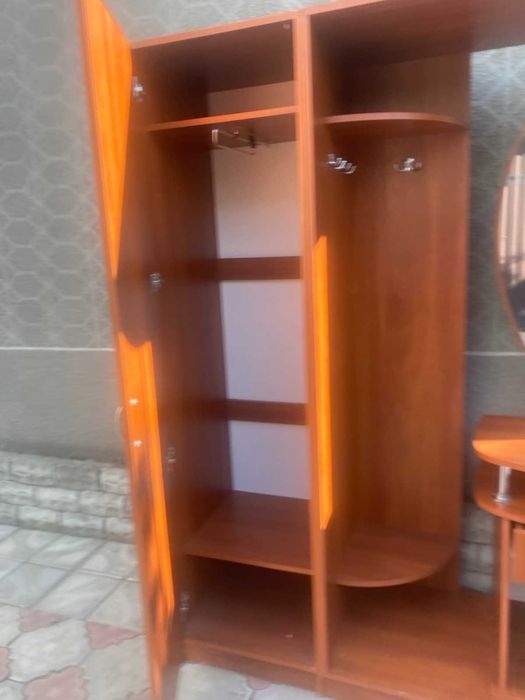 Прихожая б/у в хорошем состоянии