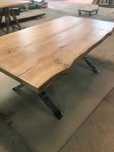 MESA EM MADEIRA MACIÇA DE CARVALHO RUSTICO