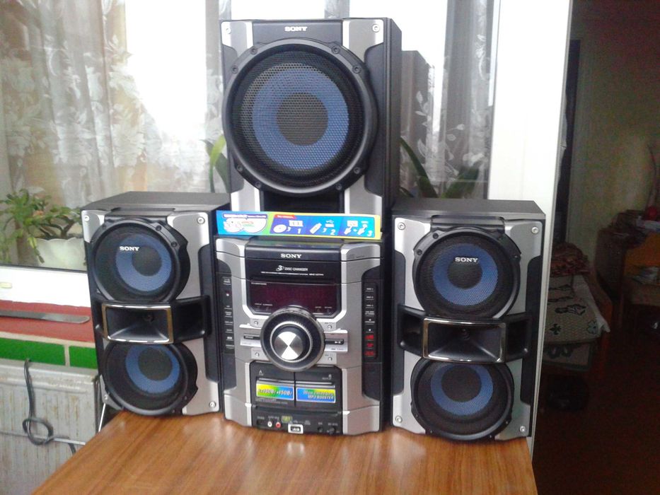 Радіола лампова  "Рігонда - Стерео" з акустикою.