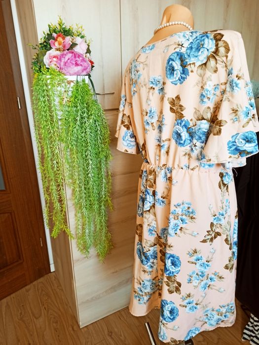 Sg Urocza kopertowa letnia sukienka  44 , XL shein