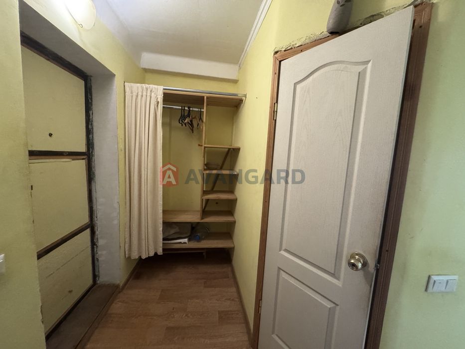 Продаж 1к. космос