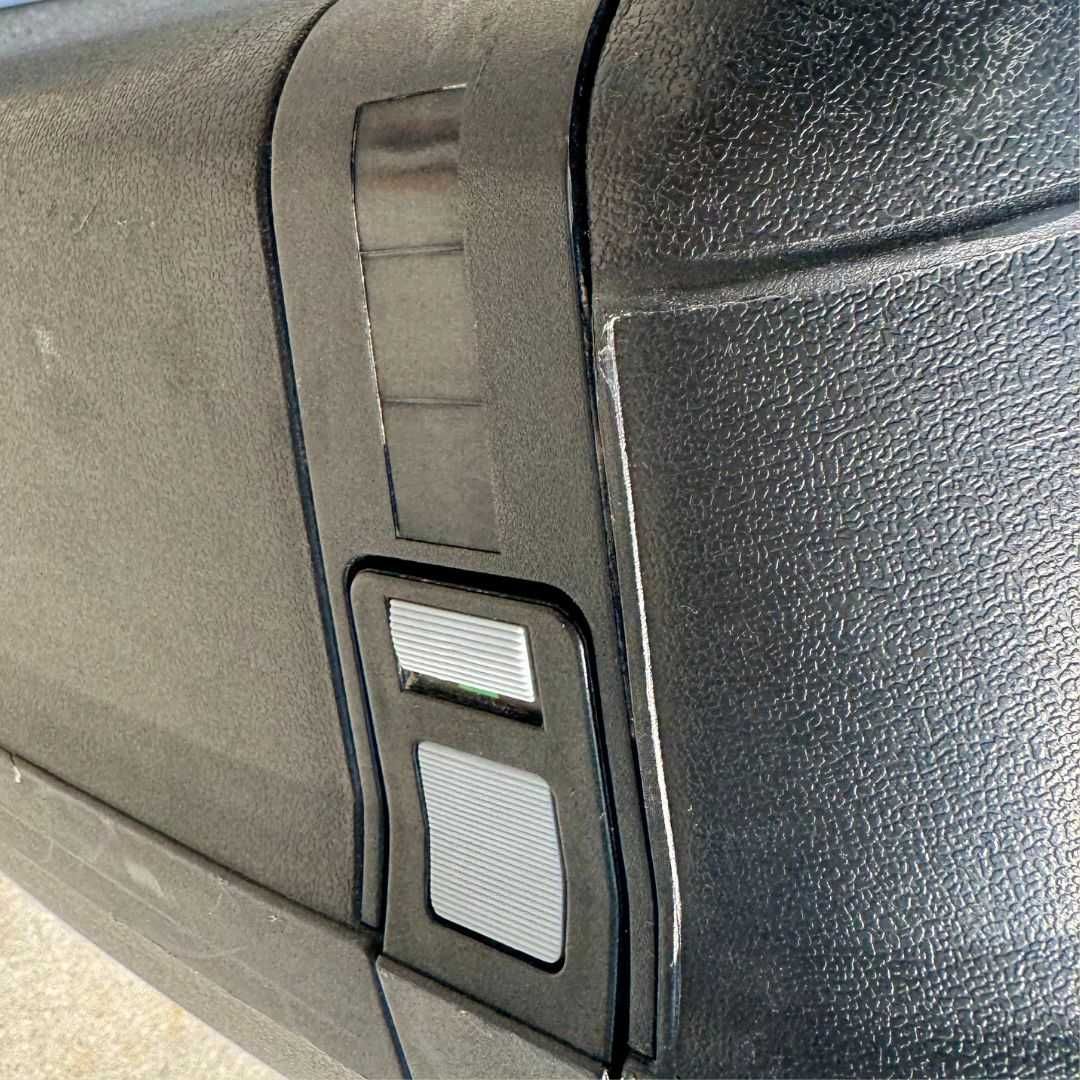 Mala Vintage Delsey Rígida Fecho com Código Preta com Rodas Suitcase