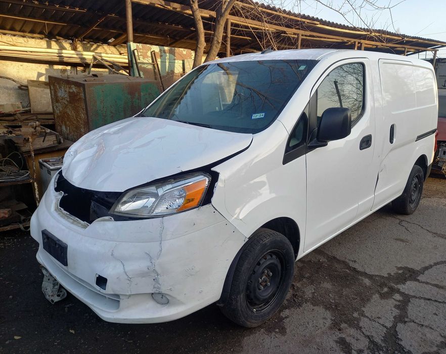 Микроавтобус грузовой Nissan NV 200