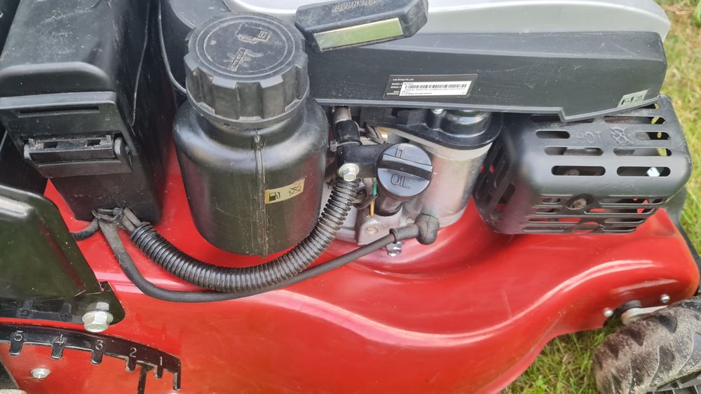 Kosiarka z napędem z rozrusznikiem kluczyki 46cm