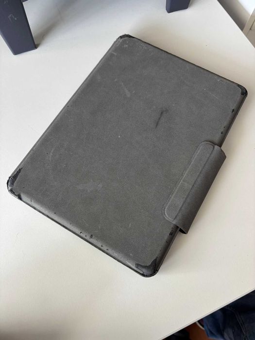 Capa teclado bluetooth ZAGG Pro Keys para iPad