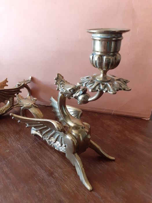 Dragões par de candelabros antigos em metal