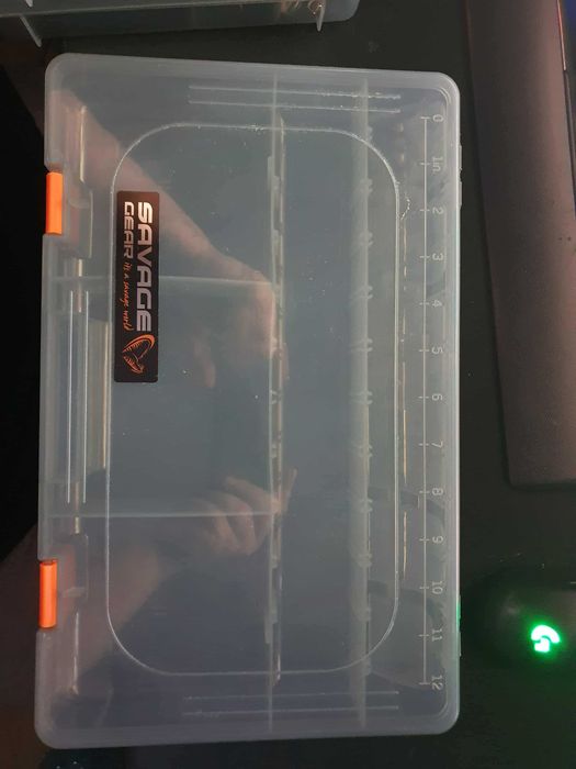 Torba SAVAGE GEAR Carryall M 18L + Pudełka 4 szt. SAVAGE GEAR 6D