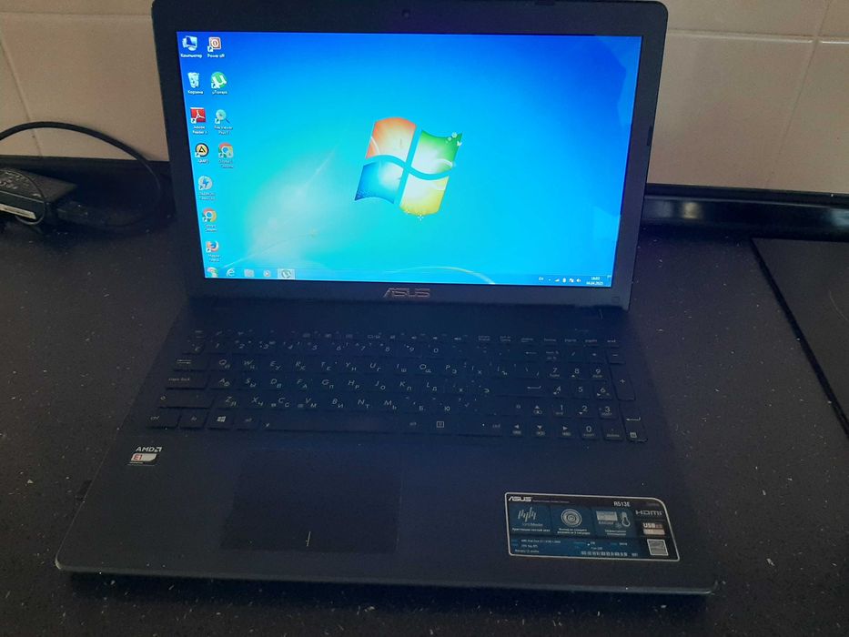 Asus R513E ноутбук, замінена батарея, чудовий робочий стан