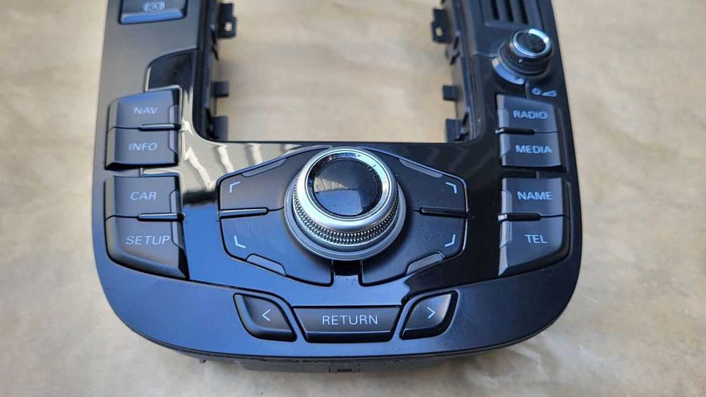 AUDI  A4 B8 , A5 8T , Q5 panel sterowania MMI .