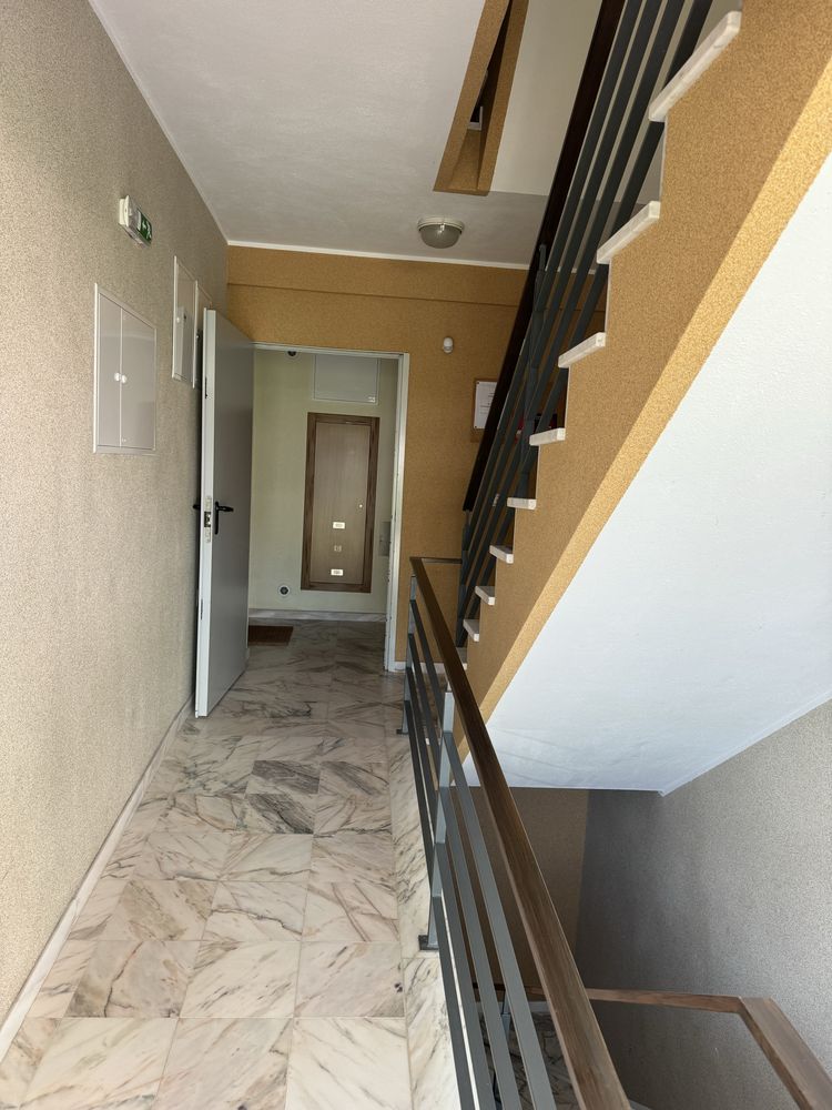 Apartamento T4 com suíte para arrendar – Coina / Palhais