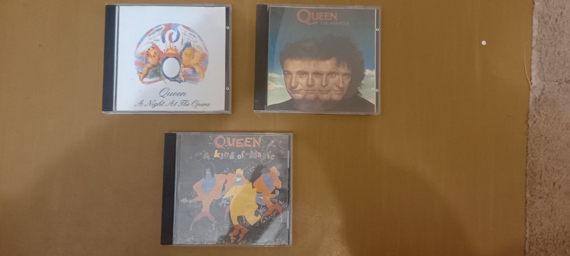 Продам оригинальные диски Queen