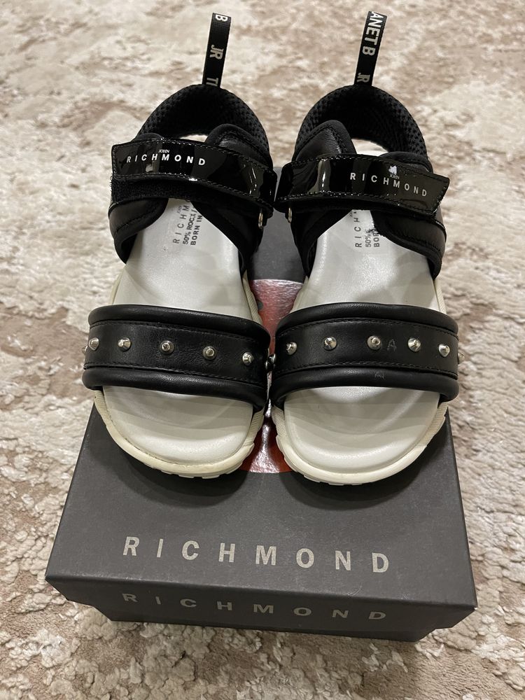 Продам брендові босоніжки richmond 31