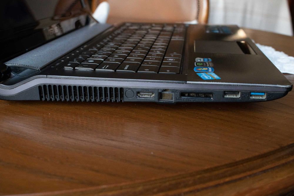 Vendo Asus N53SV Intel Core i5-2720QM Memória 8 GB